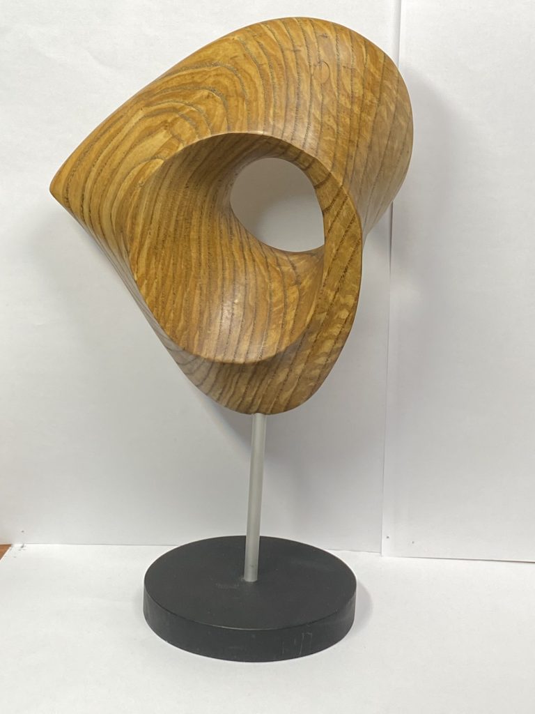 Фигурка для интерьера (дуб)