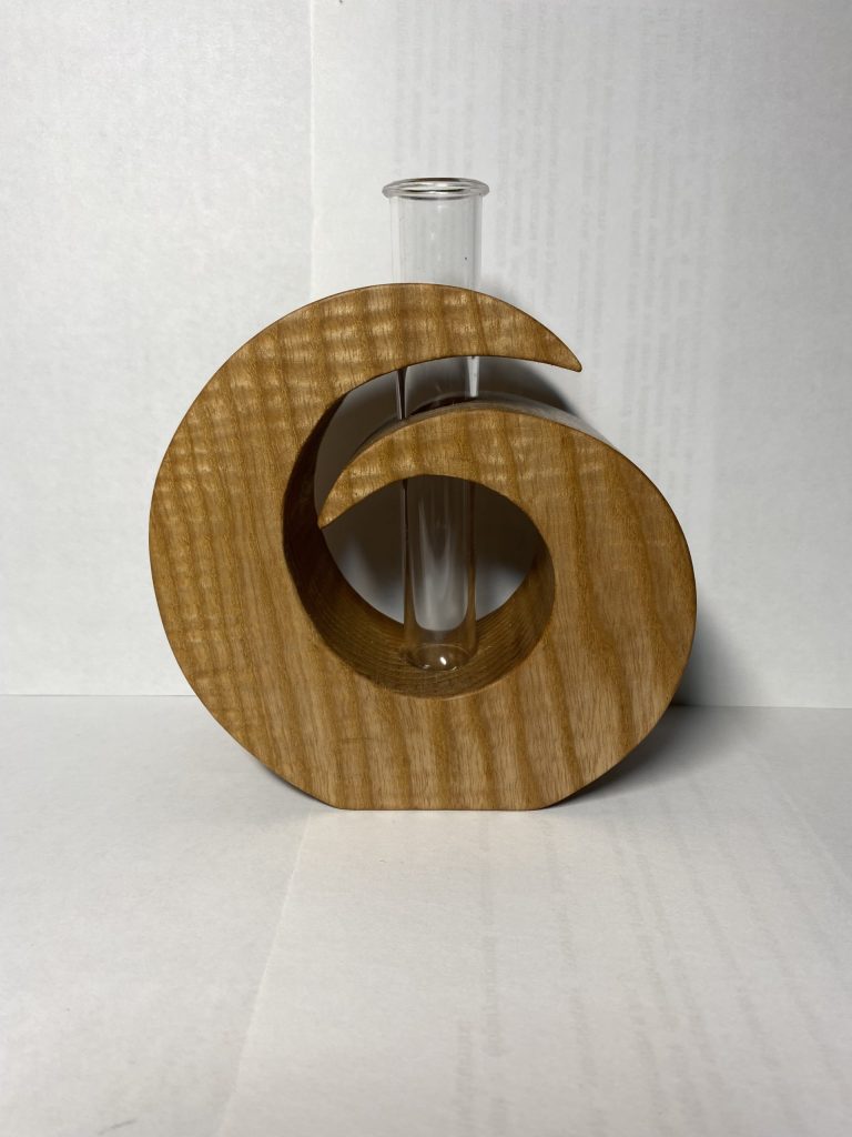 Ваза из ясеня