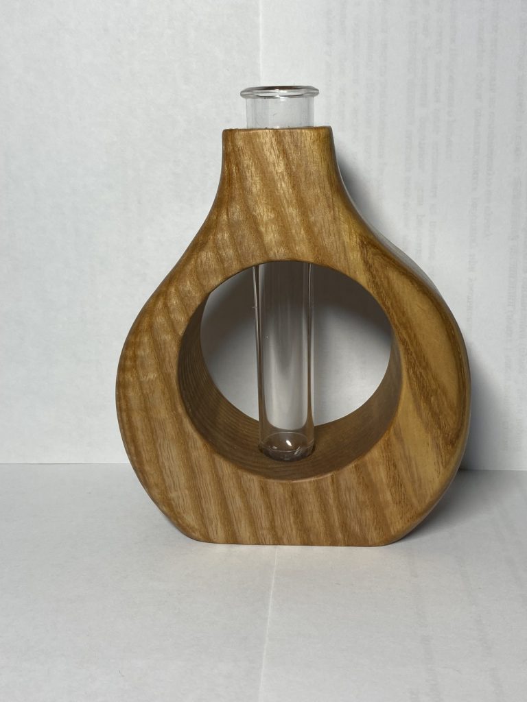 Ваза из ясеня