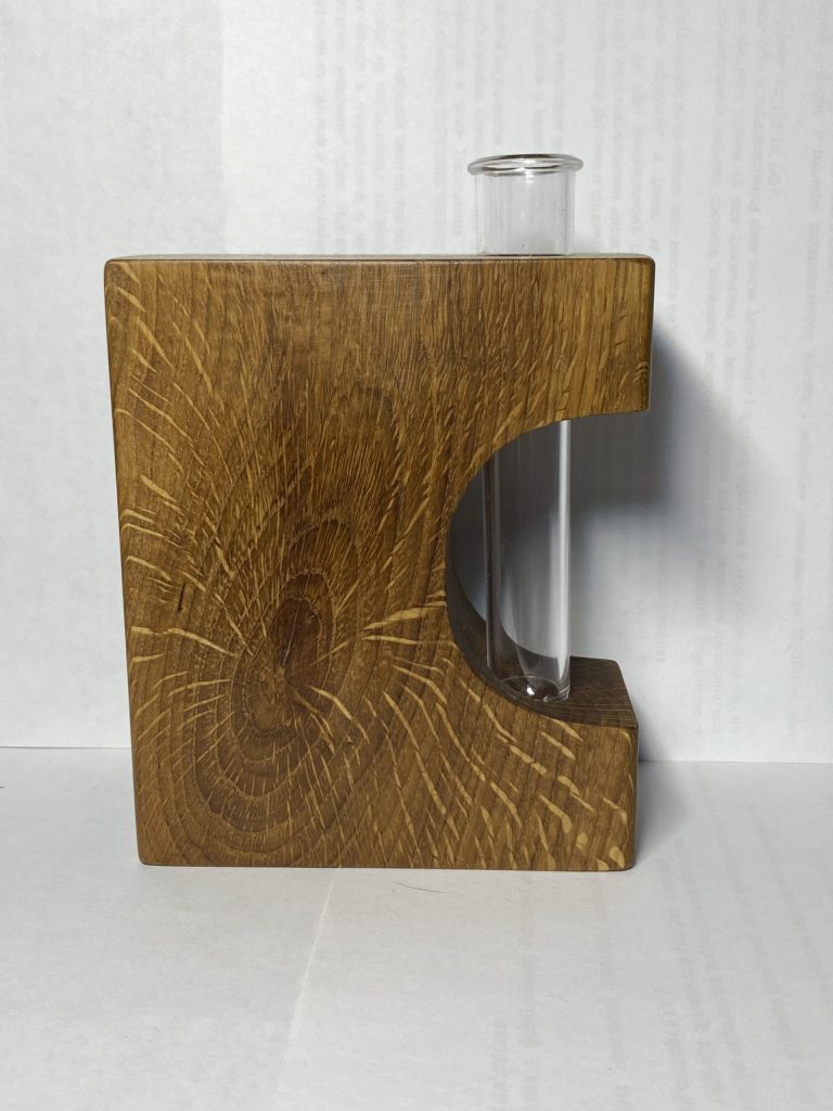 Ваза из дуба