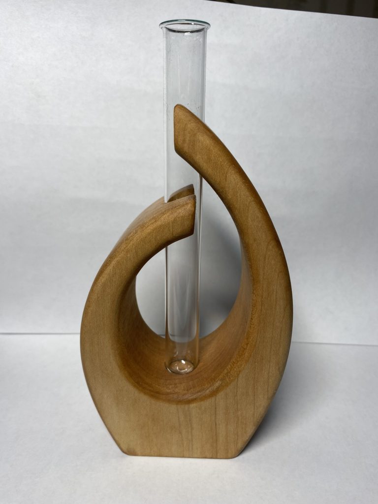 Ваза из ясеня