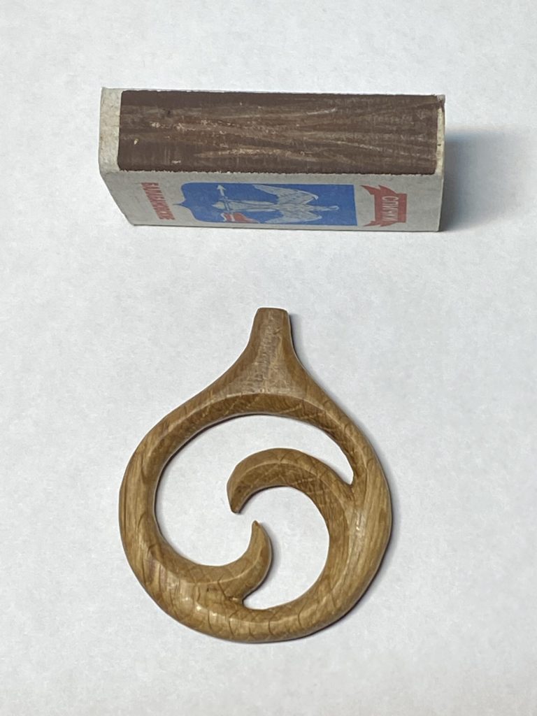 Кольцо с двумя завитками (дуб)